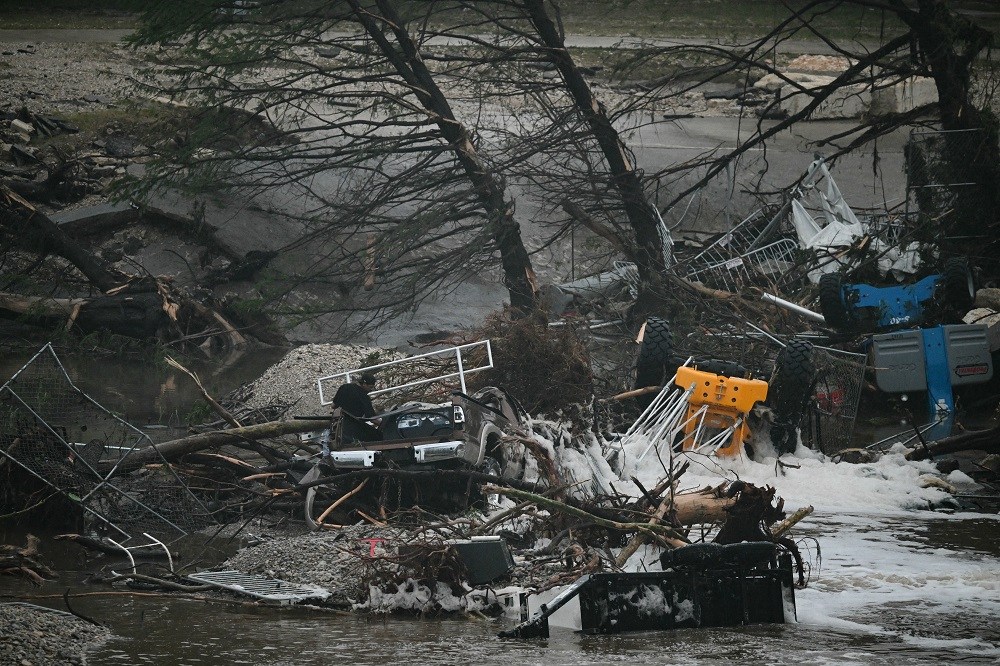 Sobe para 32 o número de mortos por inundações no Texas