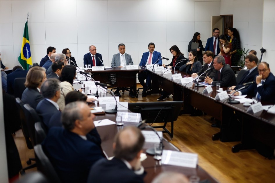 O vice-presidente e ministro do Desenvolvimento, Indústria, Comércio e Serviços (MDIC), Geraldo Alckmin, comanda a primeira reunião do comitê com o setor produtivo para debater as tarifas de 50% anunciadas pelos Estados Unidos contra o Brasil