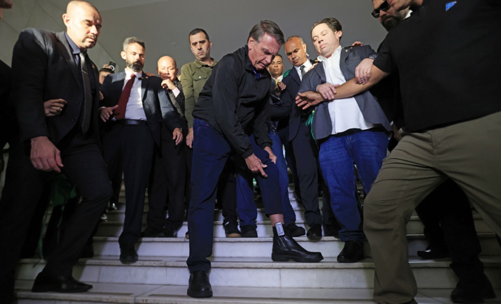Bolsonaro tornozeleira eletrônica para os jornalistas