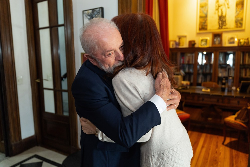 Oposição critica visita de Lula a Cristina Kirchner e fala em ‘vergonha internacional’