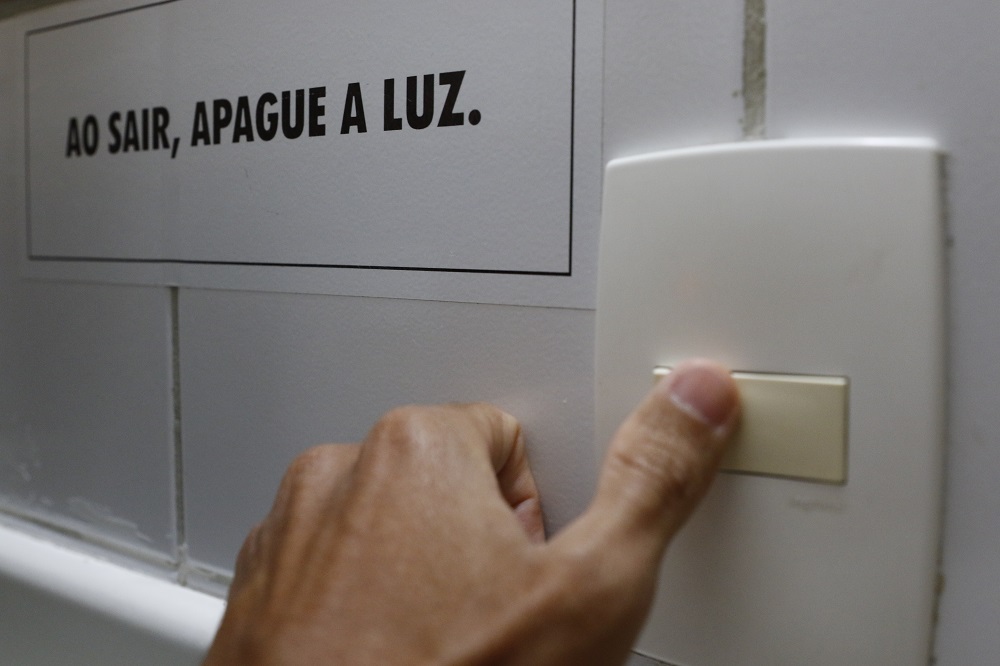 Conta de luz ficará mais cara com bandeira tarifária vermelha patamar 2 em agosto