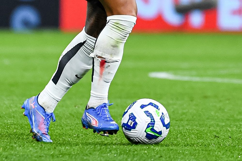 CBF divulga áudio do VAR de pênalti em Corinthians x Palmeiras: ‘Mete a trava na canela’