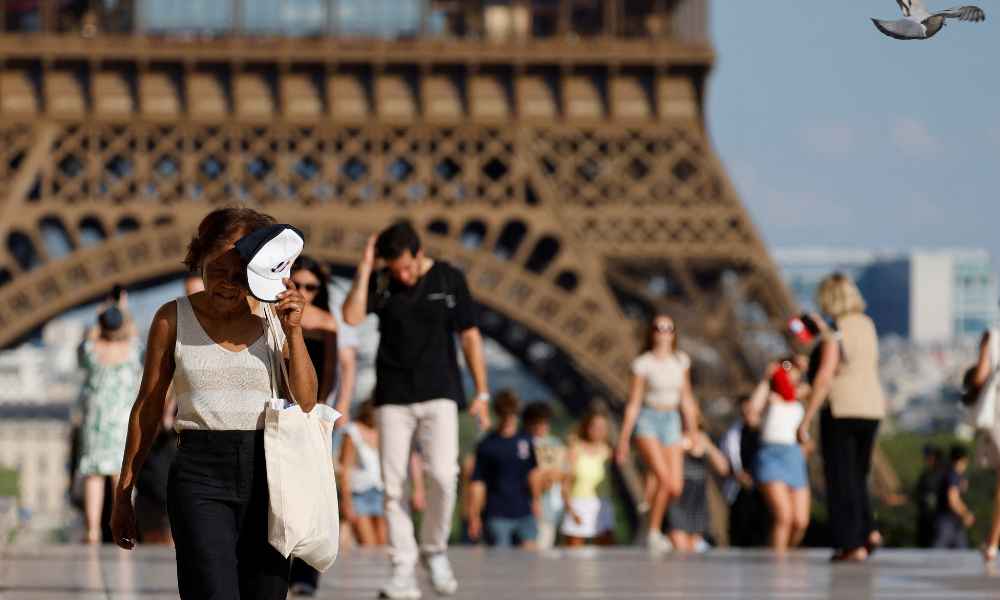 Paris entra em alerta vermelho por onda de calor que atinge parte da Europa
