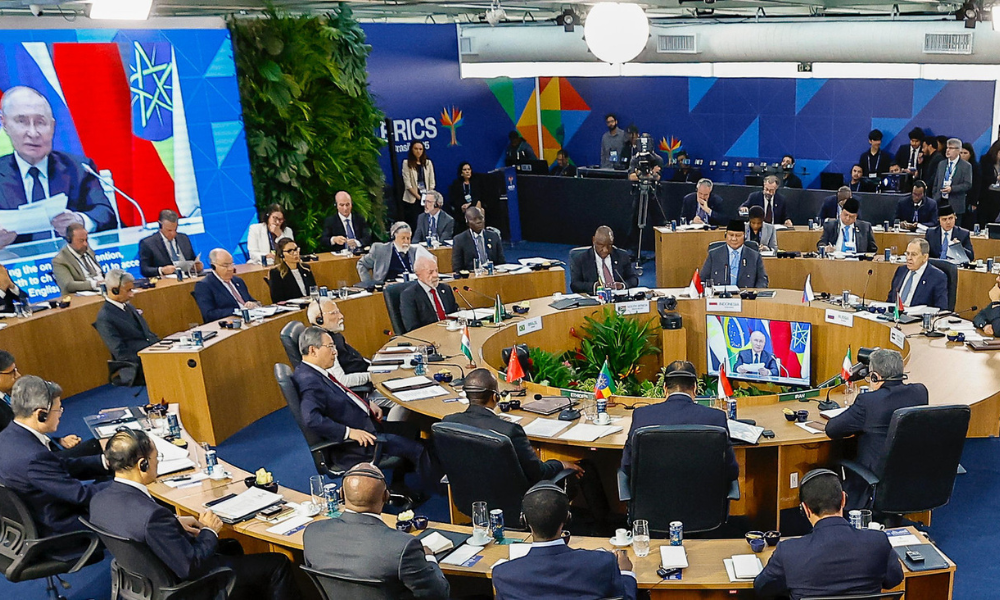 Líderes do Brics retomam o segundo dia da cúpula em meio às ameaças comerciais de Trump