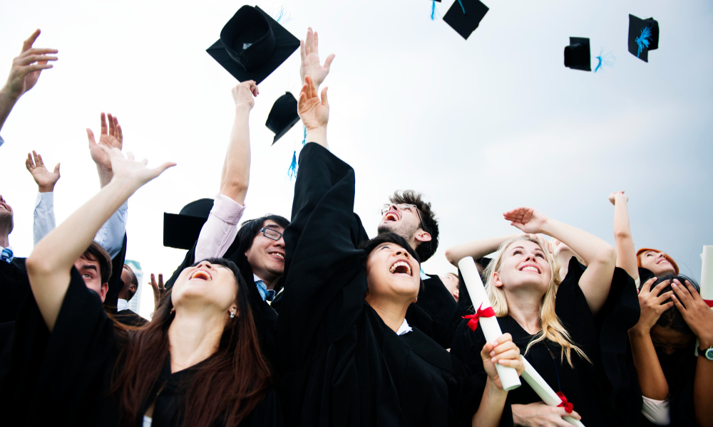 Diploma digital passa a ser obrigatório no Brasil: veja o que muda