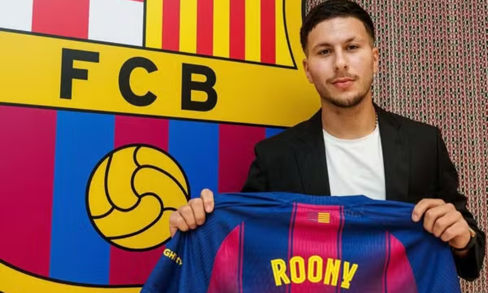 Roony Bardghji acerta com o Barcelona até 2029 — Foto: Barcelona