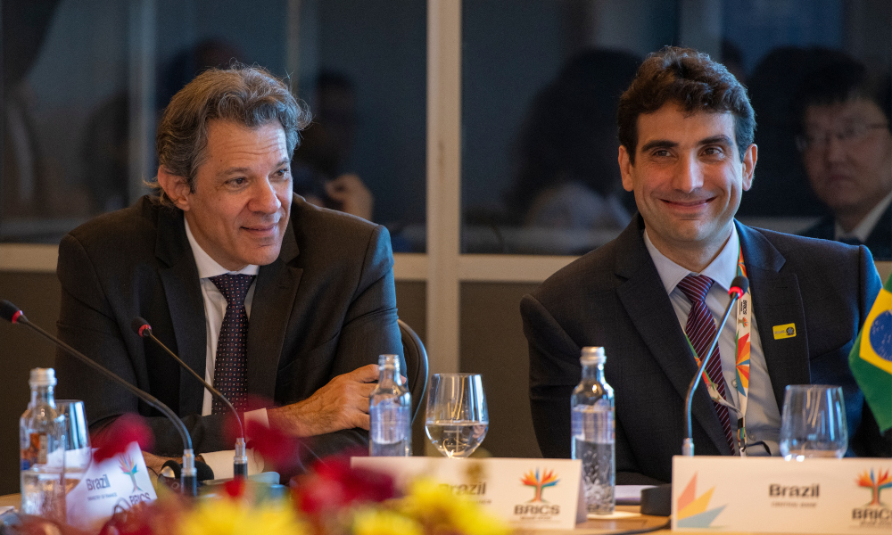 Fernando Haddad e Gabriel Galípolo durante reunião do Brics