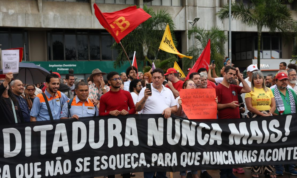 Número de autocracias supera o de democracias no mundo, diz estudo