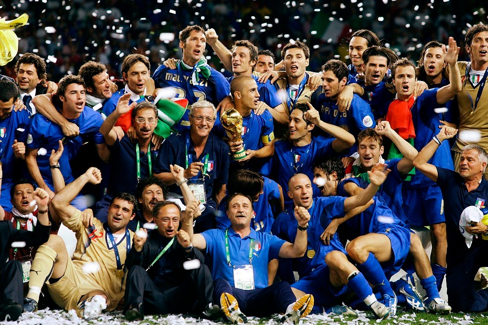 Há 19 anos, a Itália conquistava o tetra em final marcada pela indisciplina de Zidane