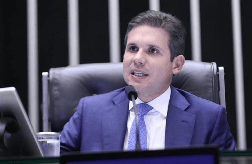 Hugo Motta discute com Carlos Jordy: ‘Não funciono sob ameaça’