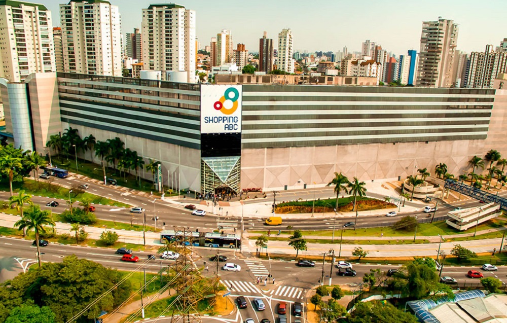 Criminosos sequestram pai e filha em shopping no ABC