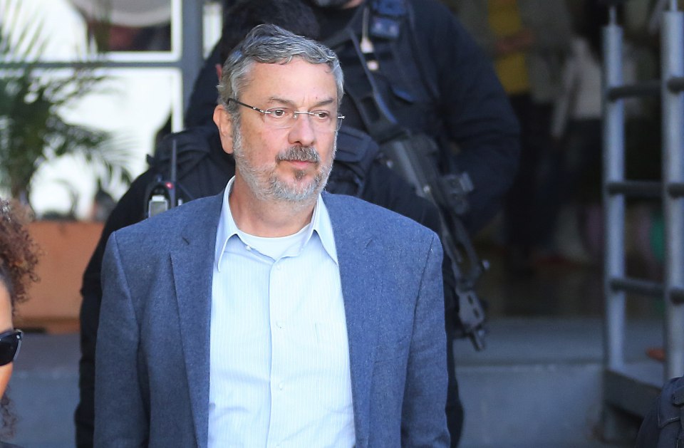 EFE - Ex-ministro da Fazenda Antonio Palocci chega a Curitiba em prisão temporária para falar à Lava Jato