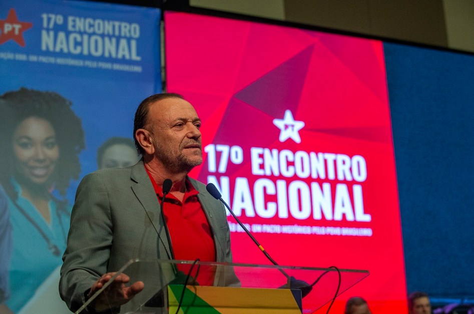 Edinho Silva em sua posse na presidência do Partido dos Trabalhadores