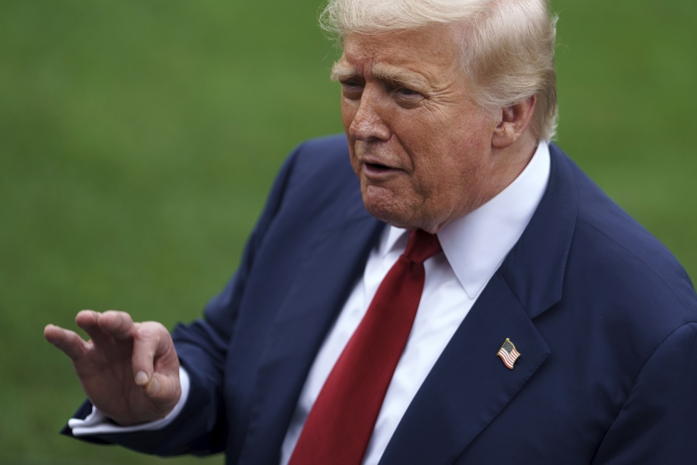 Trump vê ‘vítima perfeita’ no Brasil e teme que prisão de Bolsonaro seja munição para democratas americanos, avalia governo