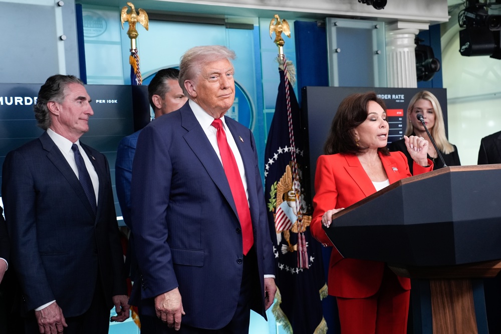 Trump mobiliza Guarda Nacional para ‘ajudar a restabelecer a ordem pública em Washington’