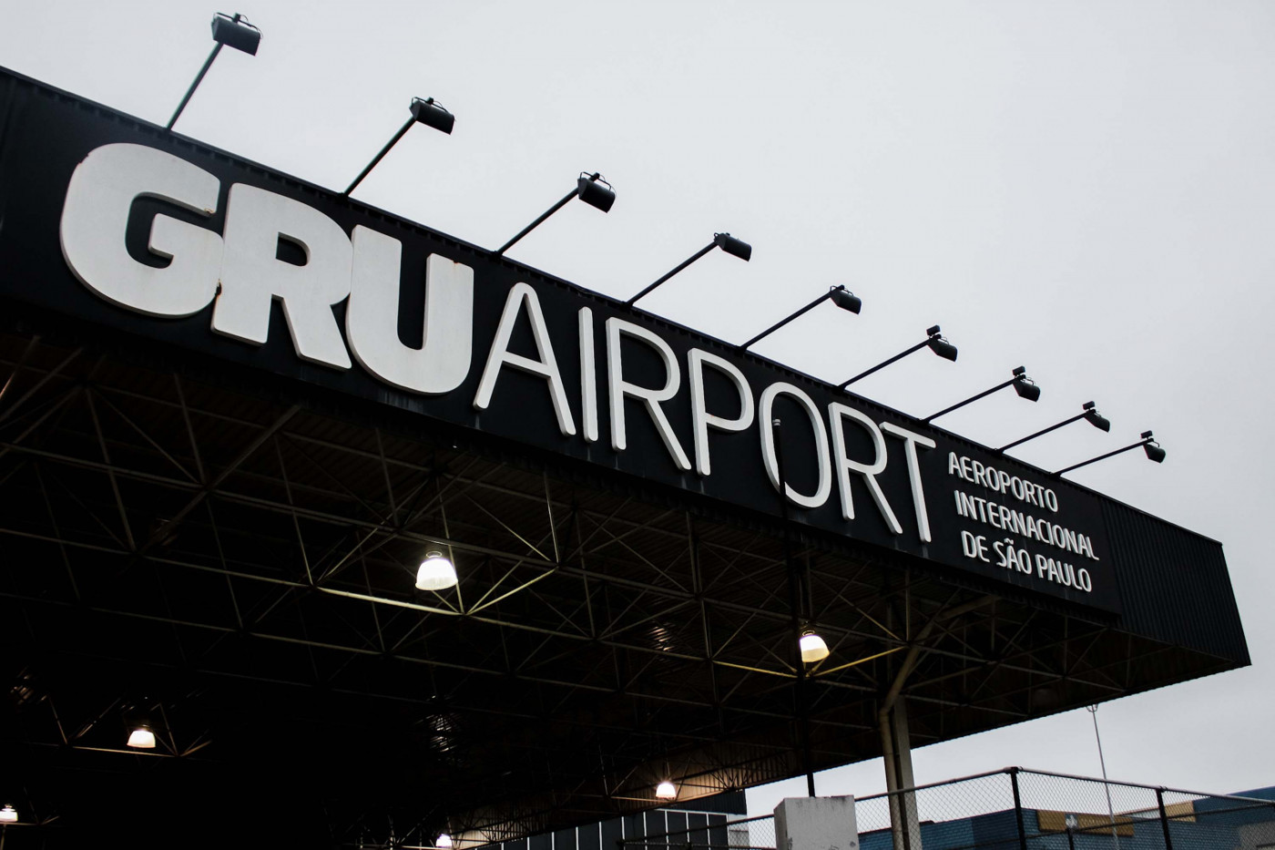 Aeroporto de Guarulhos desmente rumores de bomba e continua funcionando normalmente