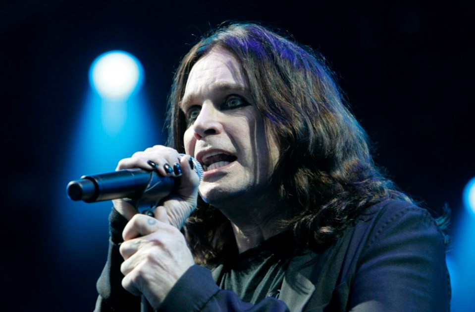 O cantor e artista britânico Ozzy Osbourne se apresenta no palco Hawaii do festival de Hultsfred, na Suécia, em 15 de junho de 2007