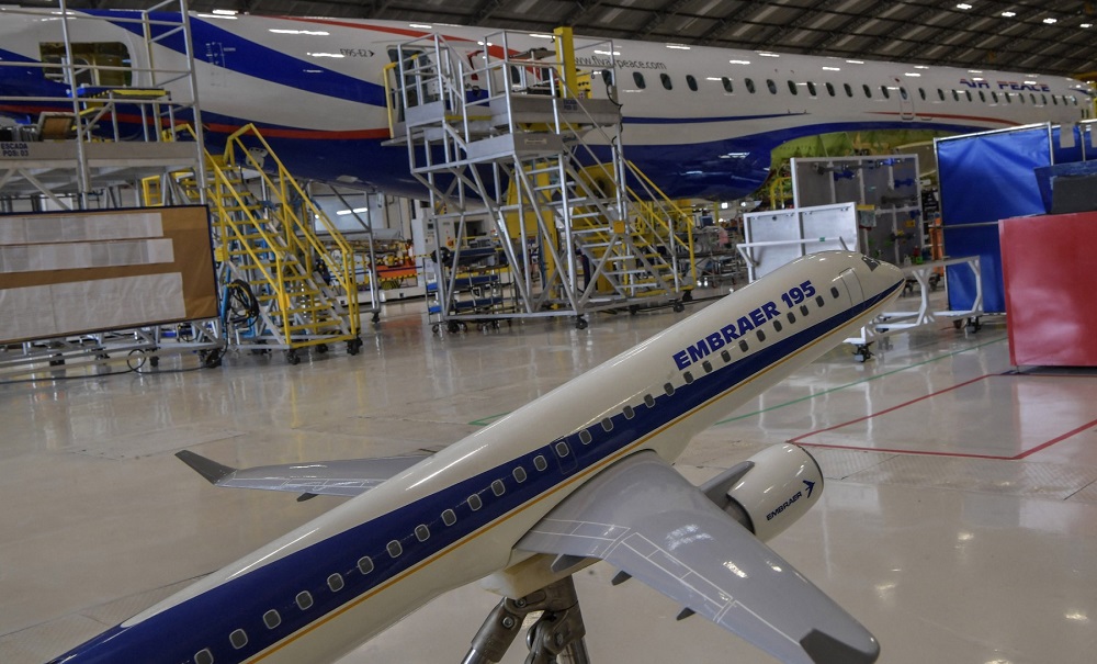 Embraer fecha venda histórica de 45 jatos para a Dinamarca em acordo bilionário