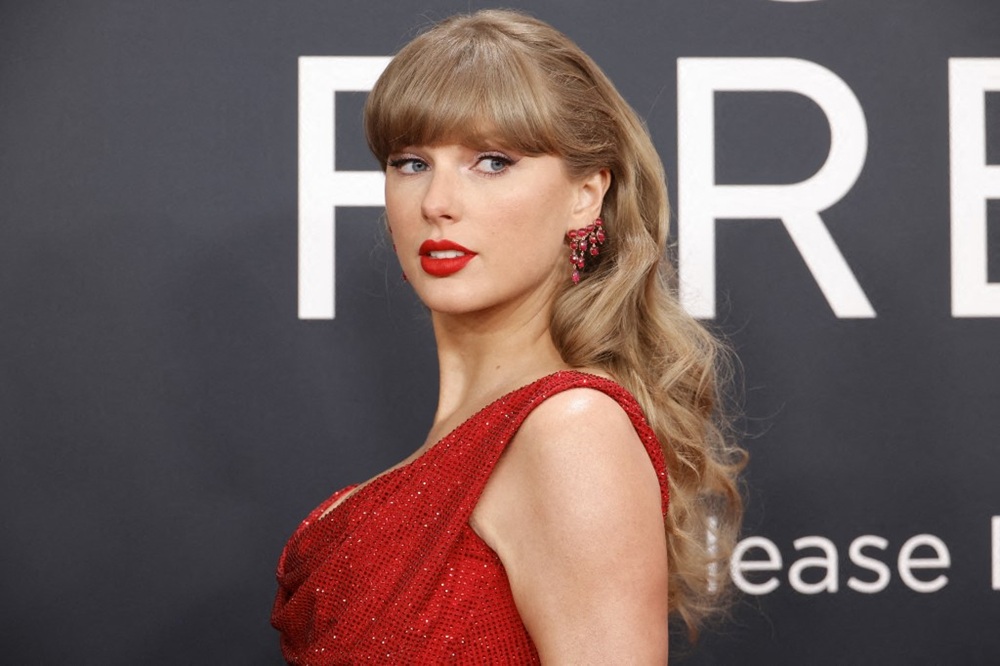 Eduardo Paes comenta rumores de show de Taylor Swift em Copacabana