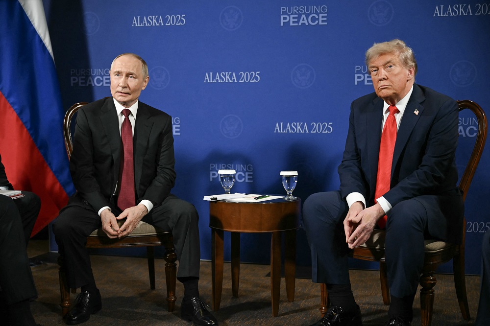 Trump e Putin encerram reunião no Alasca sobre guerra da Ucrânia sem acordo