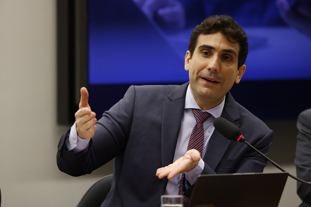 Desafio é normalizar canais de transmissão da política monetária, afirma Galípolo
