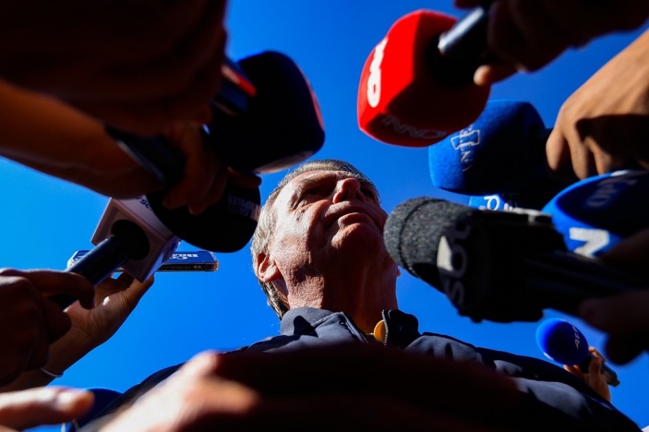 O ex-presidente da República, Jair Messias Bolsonaro (PL), fala após colocar a tornozeleira eletrônica, na Secretaria de Estado de Administração Penitenciária (SEAP), em Brasília