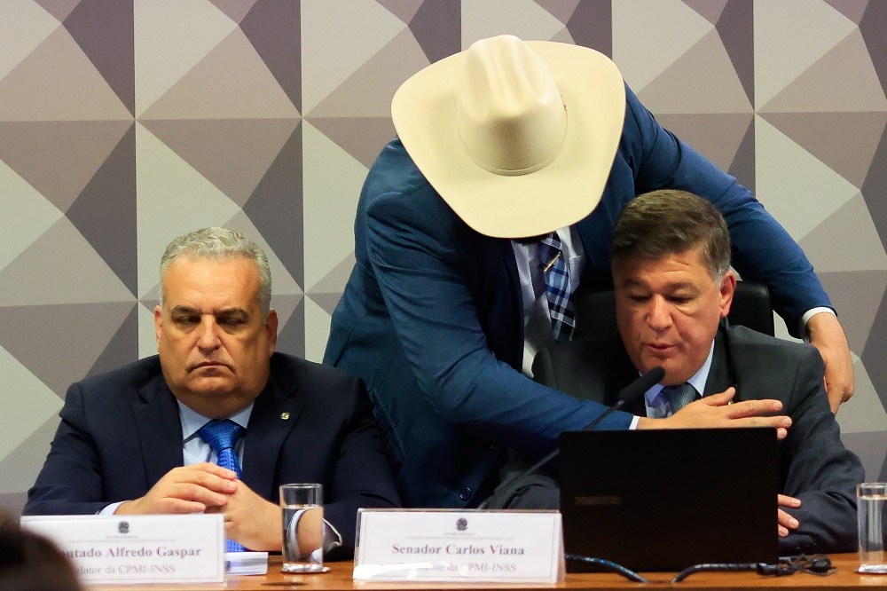 Congresso abre CPMI do INSS em meio a reviravolta política e troca de relator