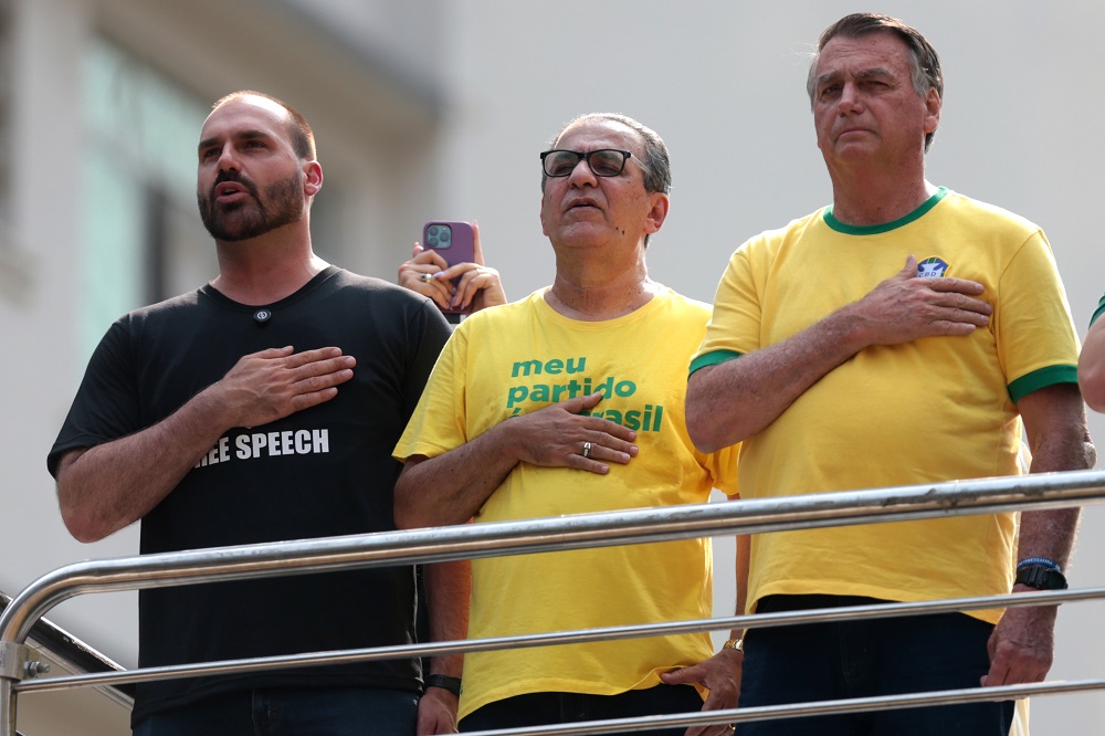 PF aponta movimentação de R$ 30 milhões nas contas de Bolsonaro e vê indícios de lavagem de dinheiro