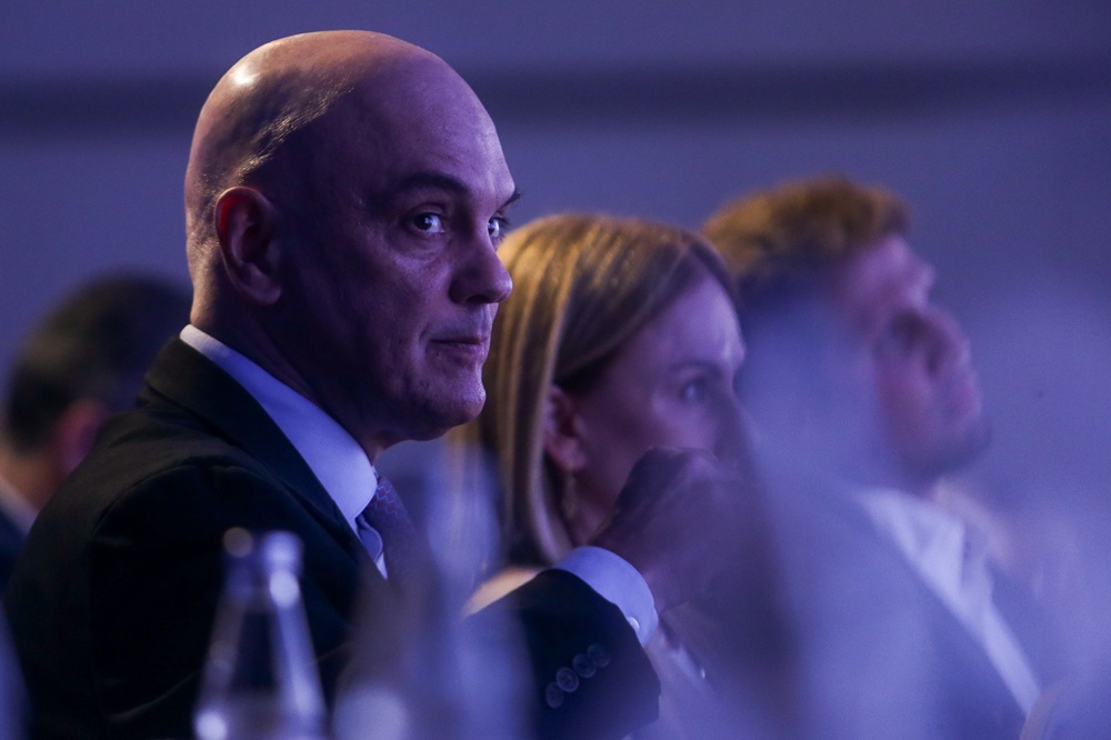 ‘Judiciário vassalo e covarde não é independente’, diz Moraes após fala de Mendonça sobre ‘ativismo judicial’
