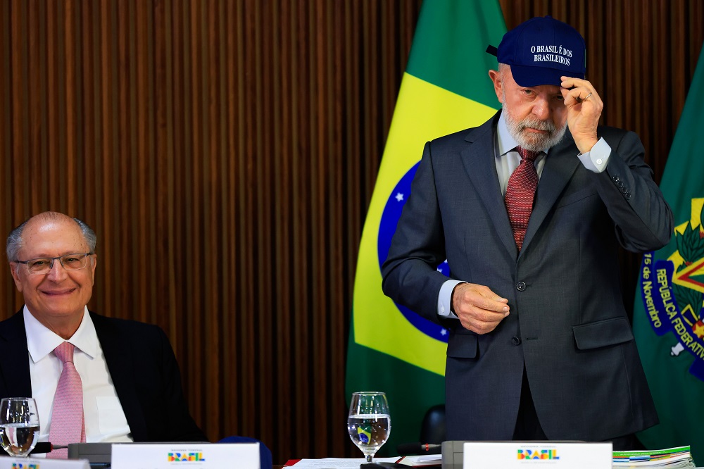 ‘Se a gente gostasse de imperador, o Brasil ainda seria monarquia’, diz Lula em nova crítica a Trump