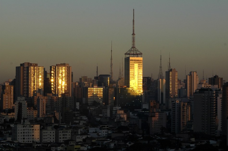 Vista do amanhecer no bairro do Paraíso, em São Paulo.