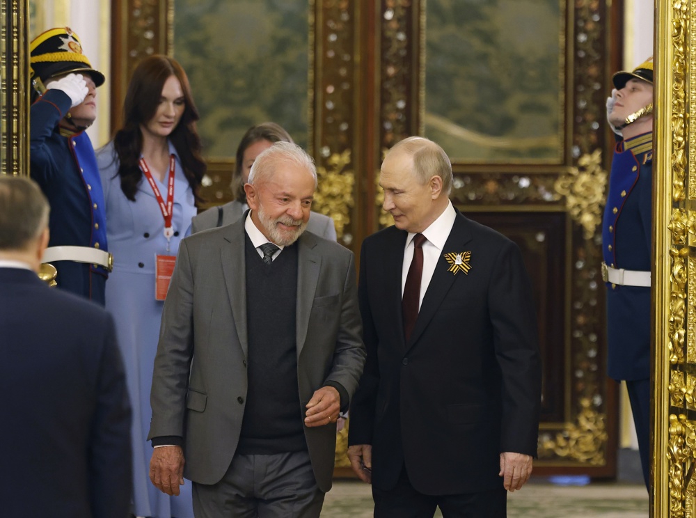 Lula e Putin conversam por telefone e abordam guerra na Ucrânia e Brics