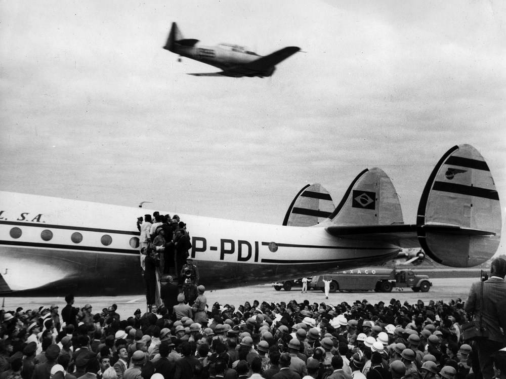 Chegada da seleção de 1958 com o título mundial causou comoção no Brasil