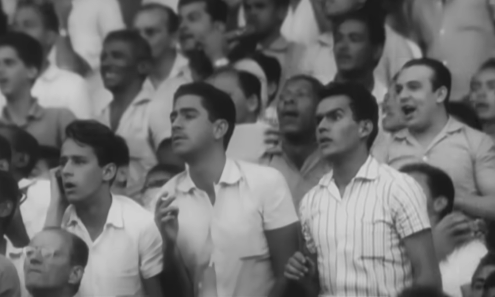 Torcedores acompanham a final da Copa do Mundo de 1950
