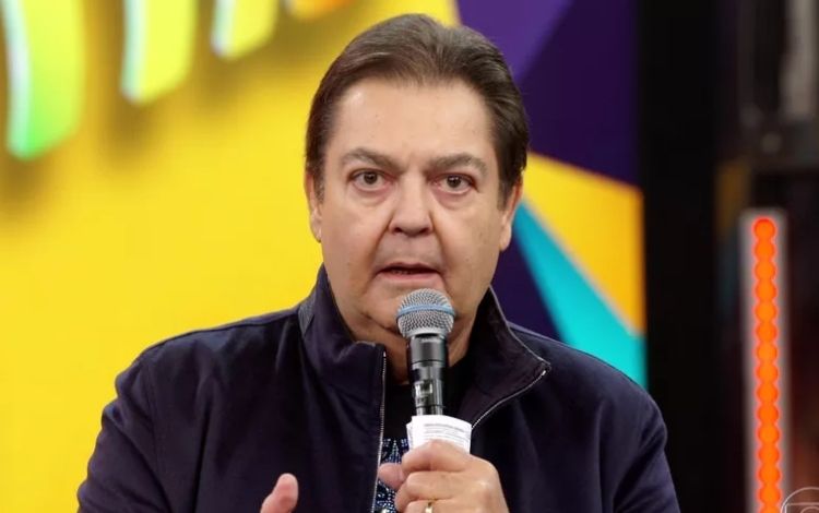 Fasto Silva apresentando o Domingão do Faustão
