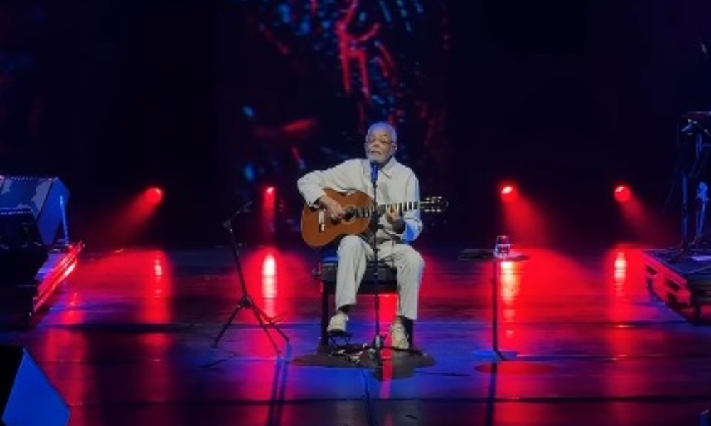 Gilberto Gil fala de Preta em primeiro show após morte da filha