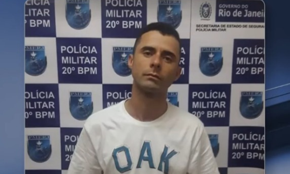 Jefferson Jasmim, conhecido como 'Deco' ou '01', apontado como chefe de uma milícia com forte atuação na Baixada Fluminense, comandava todas as ações do grupo criminoso de dentro do presídio