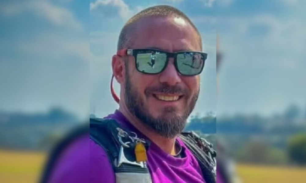 Marcelo Levy Garisio Sartori morreu aos 46 anos, em decorrência de um acidente durante salto de paraquedas em Boituva, em São Paulo