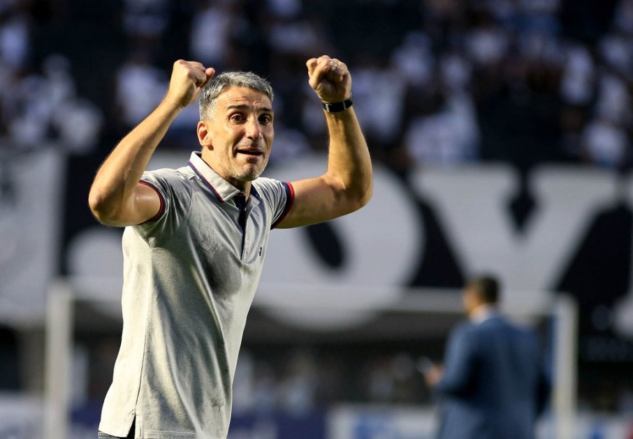 Juan Pablo Vojvoda renovou com o Fortaleza até o fim de 2024