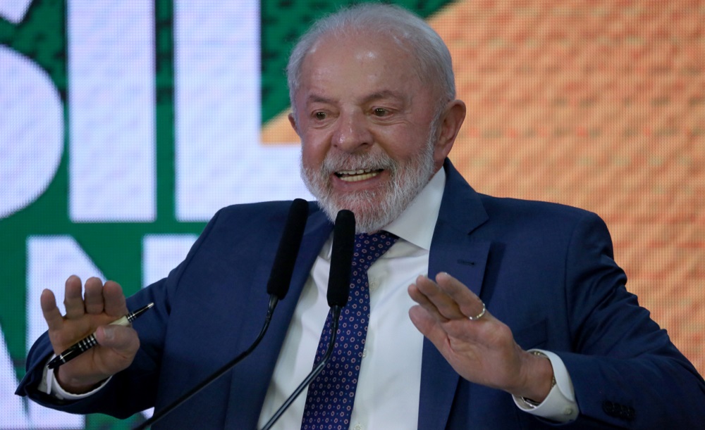 Lula telefona a Macron e repudia uso político de tarifas comerciais contra o Brasil