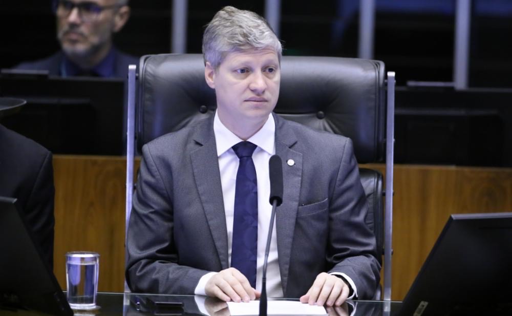 PP ameaçou retirar apoio caso Van Hatten não liberasse a cadeira de Hugo Motta
