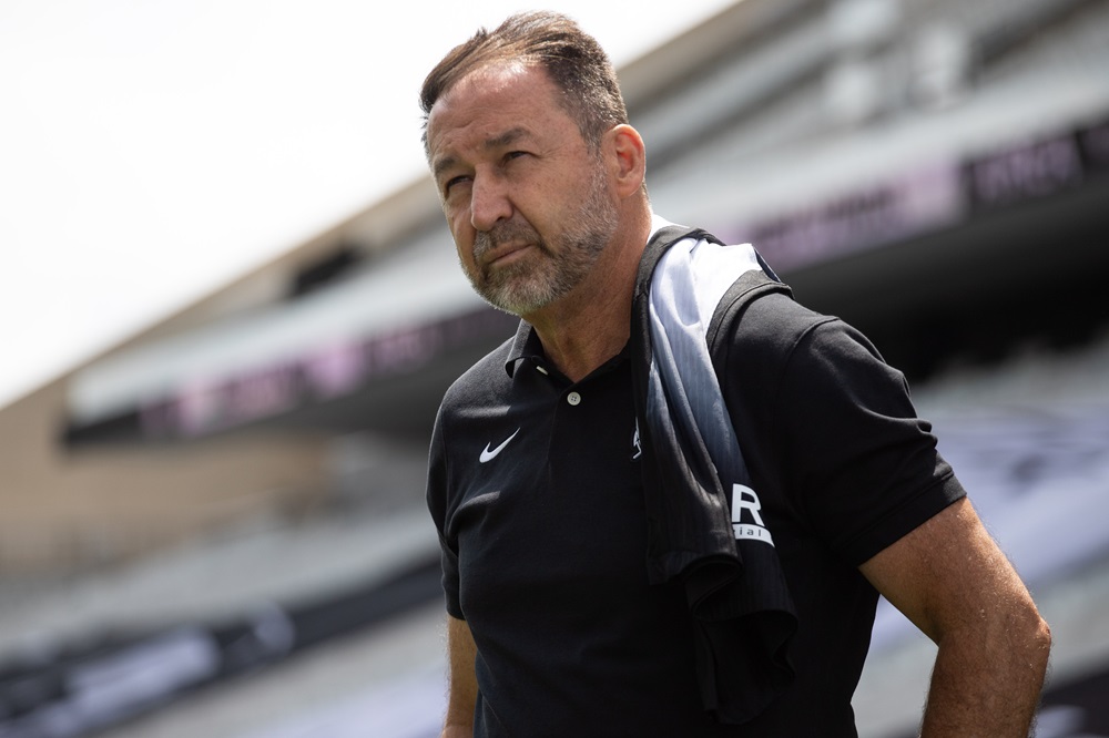 Augusto Melo é destituído pelos sócios do Corinthians e deixa presidência 