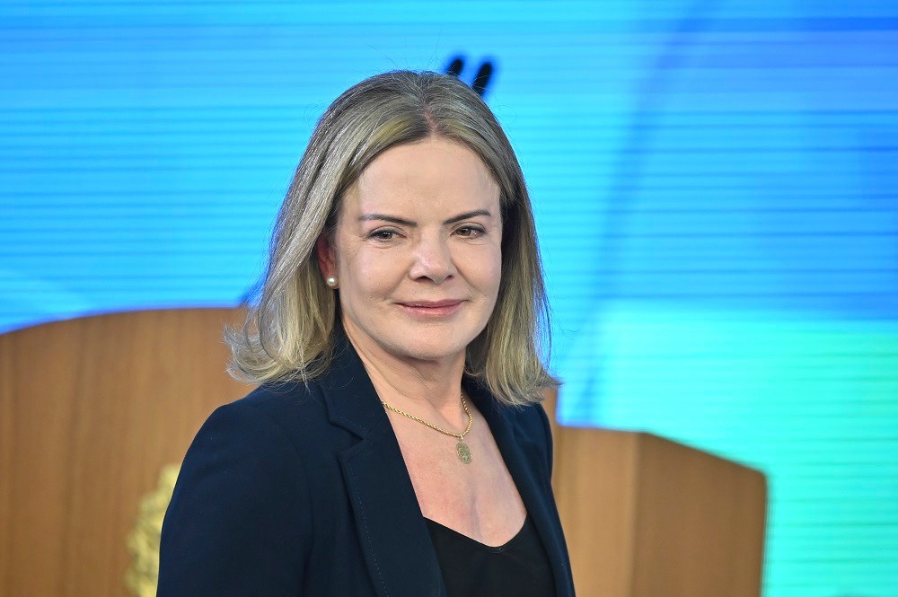 Gleisi Hoffmann afirma que sanções impostas pelos EUA não passam de uma chantagem de Trump