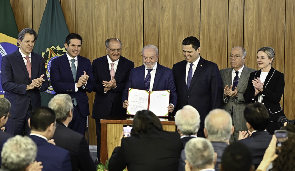 PRESIDENTE LULA ANUNCIA MP BRASIL SOBERANO