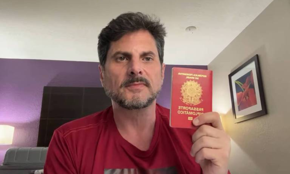Defesa de Marcos do Val contesta bloqueio de bens e uso de tornozeleira