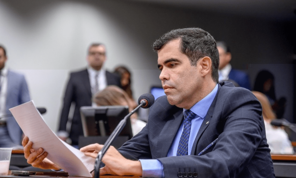 Hugo Motta define o deputado Ricardo Ayres como relator da CPI do INSS