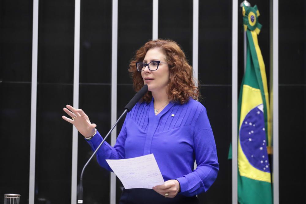 Processo de cassação de Carla Zambelli deve ser votado no Congresso Nacional já em agosto
