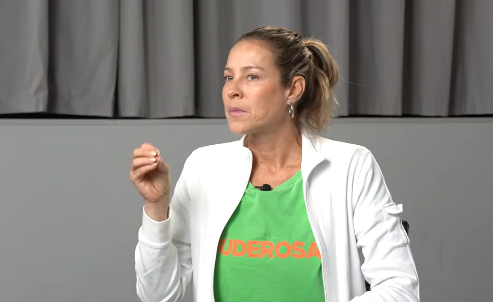 Luana Piovani durante entrevista ao podcast da comediante Giovana Fagundes
