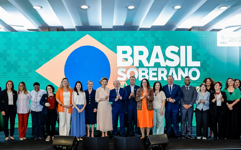 O presidente Lula ao lado de ministros e assessores durante a 5ª Reunião Plenária do Conselho de Desenvolvimento Econômico Social Sustentável ,o Conselhão
