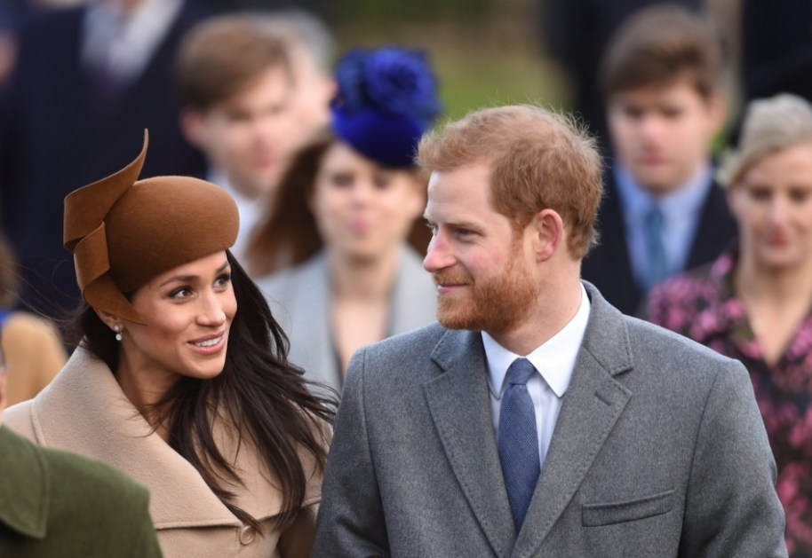 Príncipe Harry e Meghan Markle participam do culto dominical de Natal em Londres
